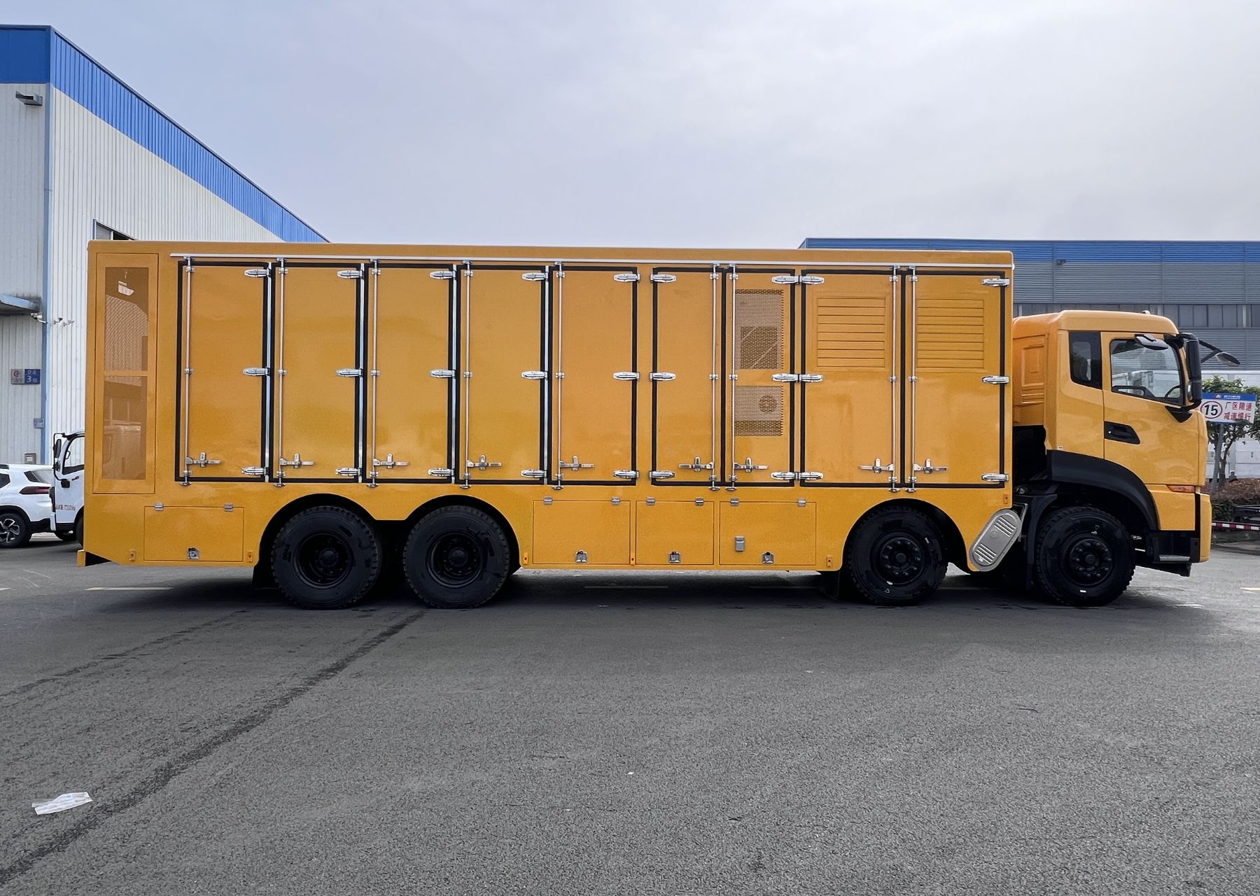 1755160939443252.jpg 電源車.jpg